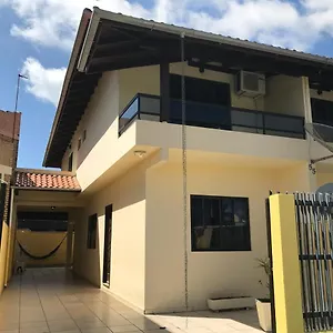 casa-100m-da-praia-10-pessoas-3-quartos.santa-catarina-brasil.com/